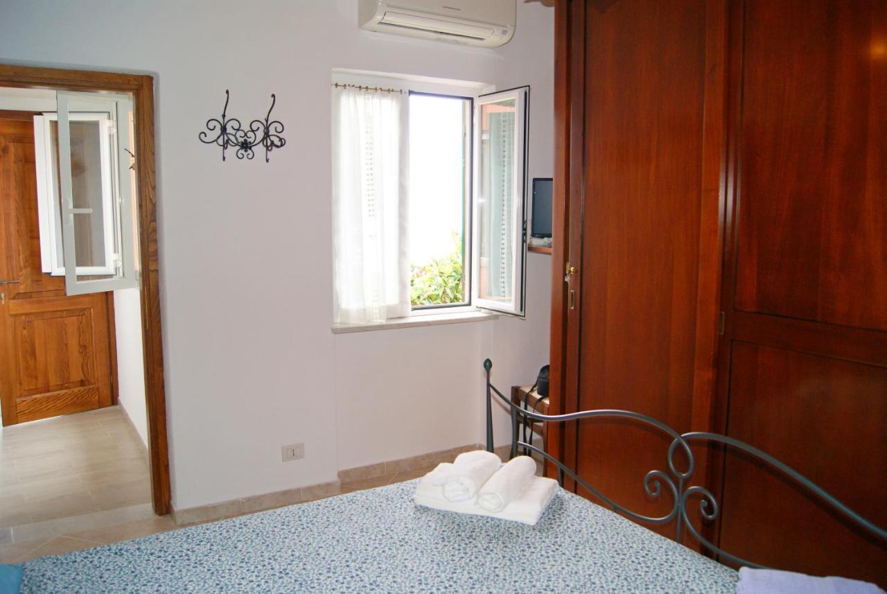 Chez Il Pino Apartment Вернаца Екстериор снимка