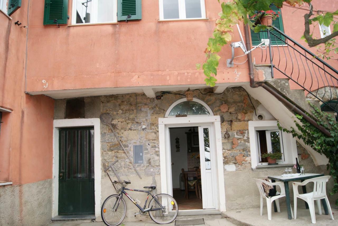 Chez Il Pino Apartment Вернаца Екстериор снимка